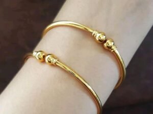 Modern desire bangle